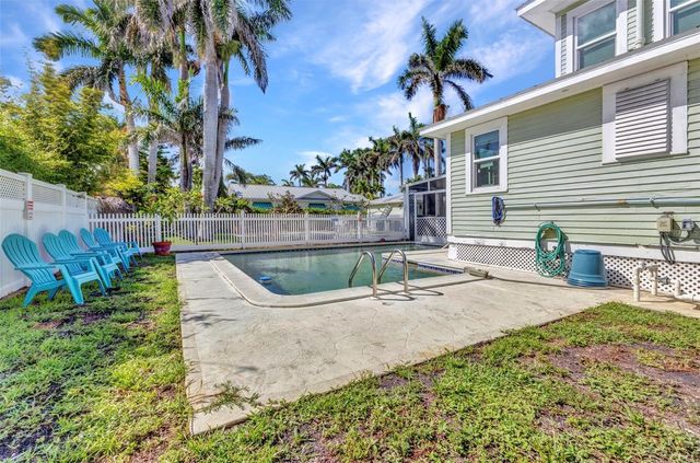 415 W MARION AVENUE, Punta Gorda, FL 33950