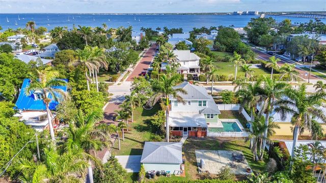 415 W MARION AVENUE, Punta Gorda, FL 33950