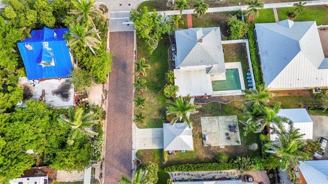 415 W MARION AVENUE, Punta Gorda, FL 33950