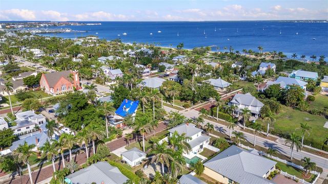 415 W MARION AVENUE, Punta Gorda, FL 33950