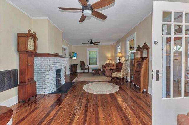415 W MARION AVENUE, Punta Gorda, FL 33950