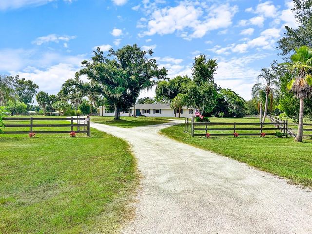 5240 MYAKKA VALLEY TRAIL, Sarasota, FL 34241