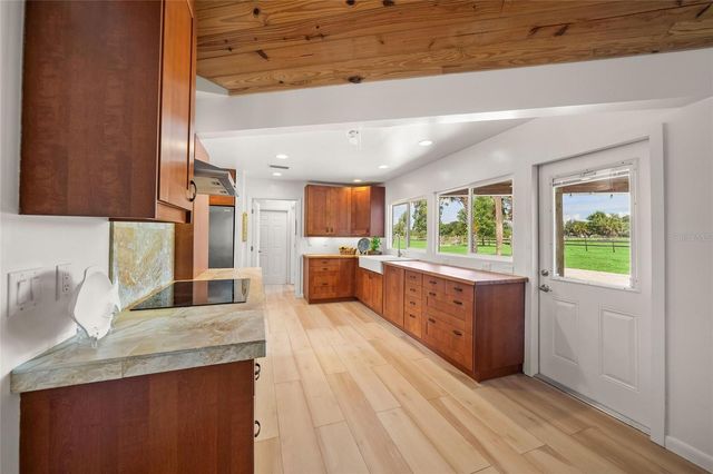 5240 MYAKKA VALLEY TRAIL, Sarasota, FL 34241