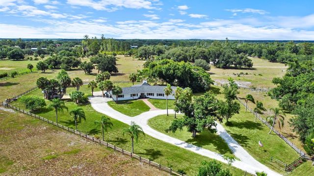 5240 MYAKKA VALLEY TRAIL, Sarasota, FL 34241