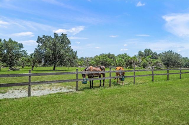 5240 MYAKKA VALLEY TRAIL, Sarasota, FL 34241