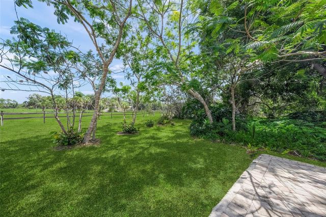 5240 MYAKKA VALLEY TRAIL, Sarasota, FL 34241