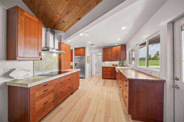 5240 MYAKKA VALLEY TRAIL, Sarasota, FL 34241