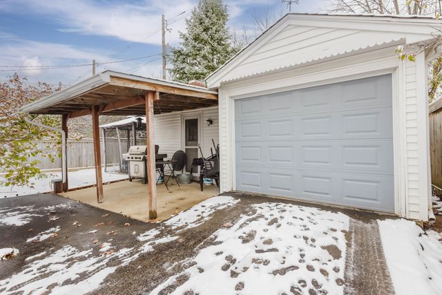 916 Meadow Lane, Lexington, KY 40505