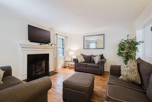 916 Meadow Lane, Lexington, KY 40505