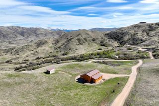 2 Brook Ln, Horseshoe Bend, ID 83629