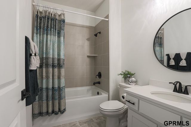 7106 N 172 Street, Bennington, NE 68007