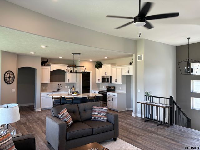 7106 N 172 Street, Bennington, NE 68007