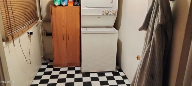 901 N PRAIRIE Avenue, Winslow, AZ 86047