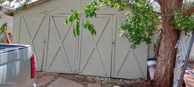 901 N PRAIRIE Avenue, Winslow, AZ 86047