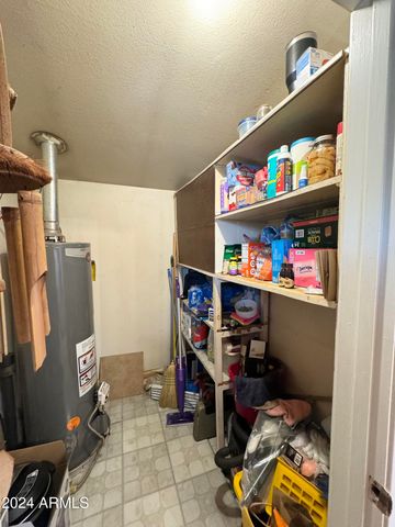 901 N PRAIRIE Avenue, Winslow, AZ 86047