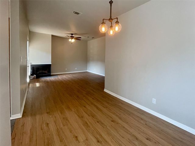 310 Pat Garrison ST 8, San Marcos, TX 78666