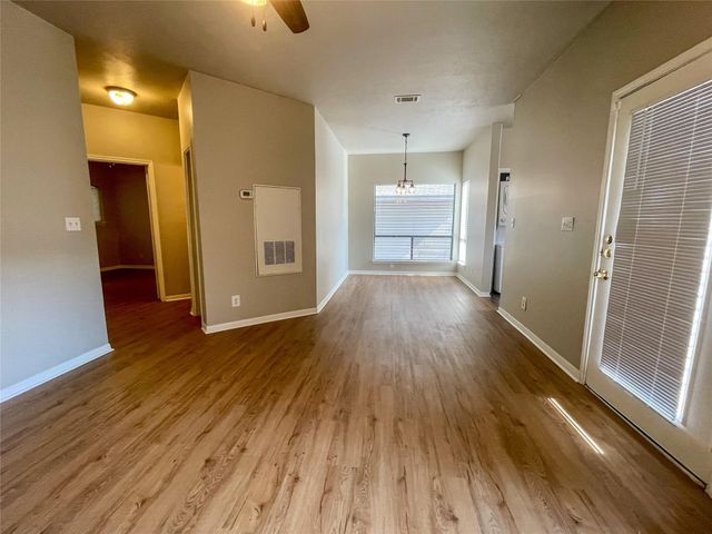 310 Pat Garrison ST 8, San Marcos, TX 78666