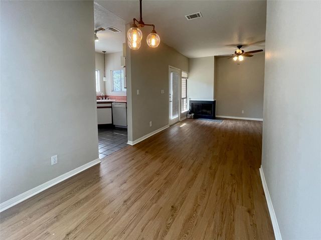 310 Pat Garrison ST 8, San Marcos, TX 78666