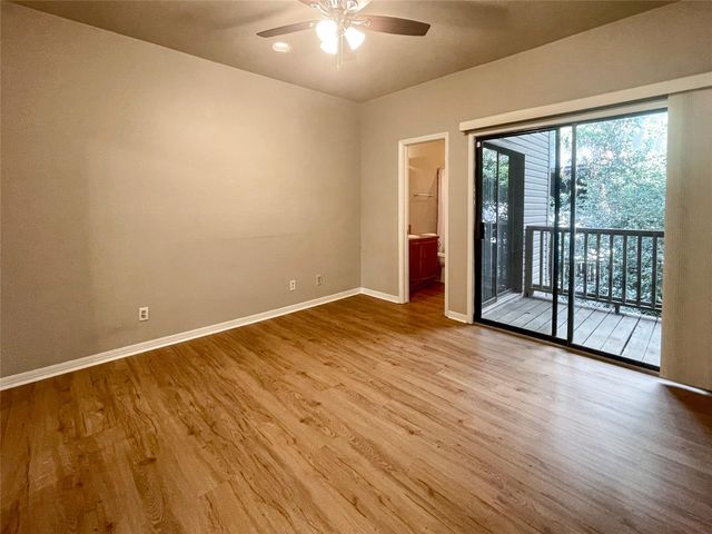 310 Pat Garrison ST 8, San Marcos, TX 78666
