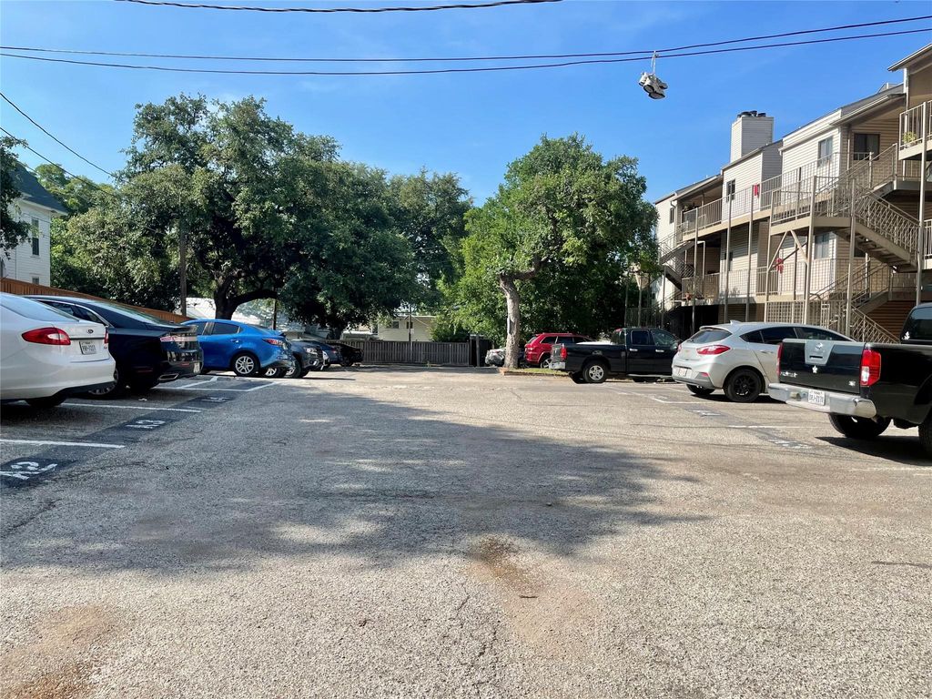 310 Pat Garrison ST 8, San Marcos, TX 78666