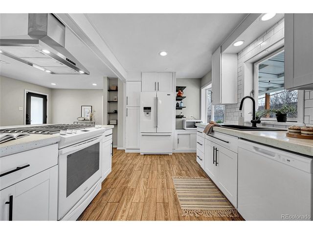 2884 S Harrison St, Denver, CO 80210