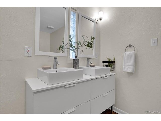 2884 S Harrison St, Denver, CO 80210