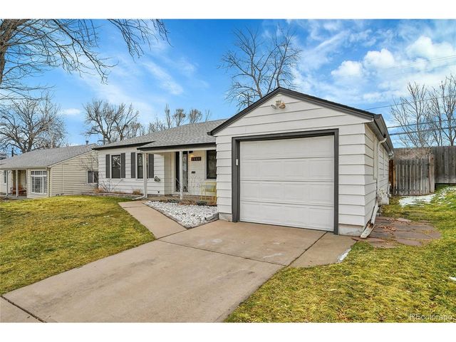 2884 S Harrison St, Denver, CO 80210