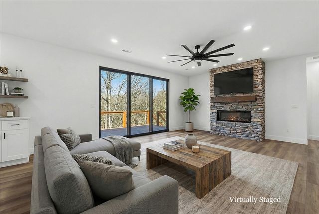 29 Annabell Lane, Bella Vista, AR 72715