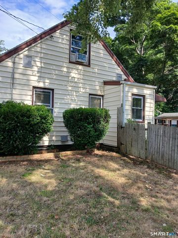 11 Cardinal Place, Stratford, CT 06614