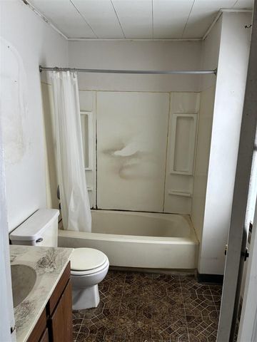 853 Capital Avenue, Battle Creek, MI 49017