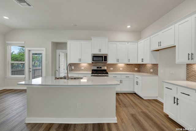 1433 Escarpment, New Braunfels, TX 78132