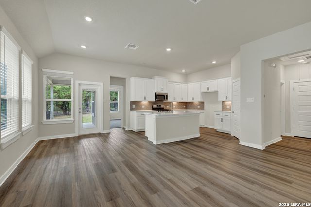 1433 Escarpment, New Braunfels, TX 78132