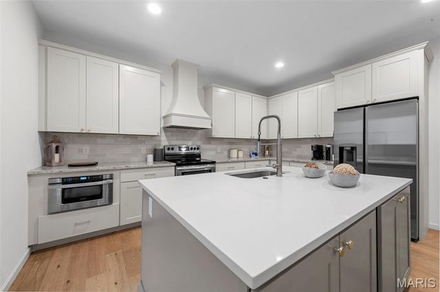 512 Copper Stone Drive, Wentzville, MO 63385