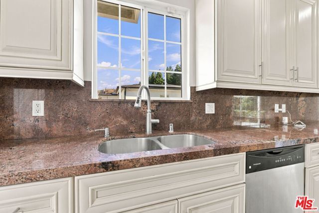 10551 Blucher Avenue, Granada Hills (los Angeles), CA 91344