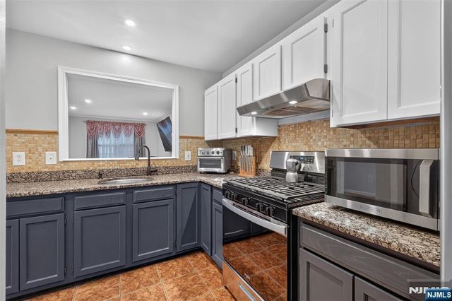 192 Dwight Street, Jersey City, NJ 07305