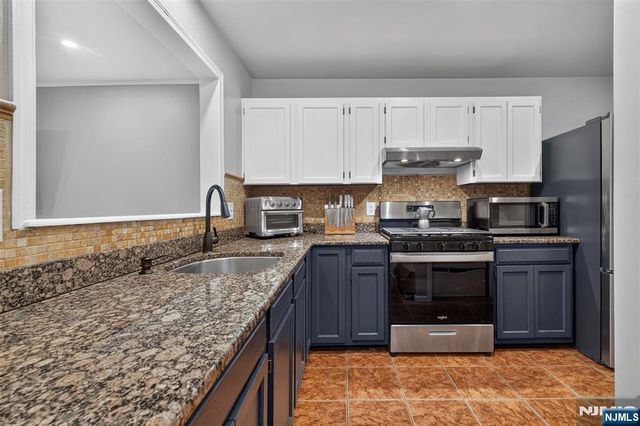 192 Dwight Street, Jersey City, NJ 07305