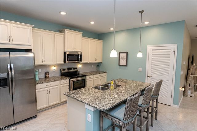 4431 Dutchess Park RD, Fort Myers, FL 33916