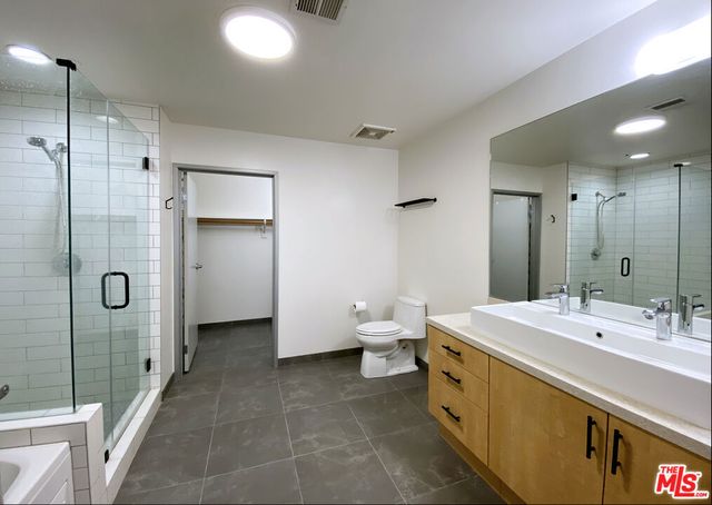 1130 S Flower Street 405, Los Angeles, CA 90015