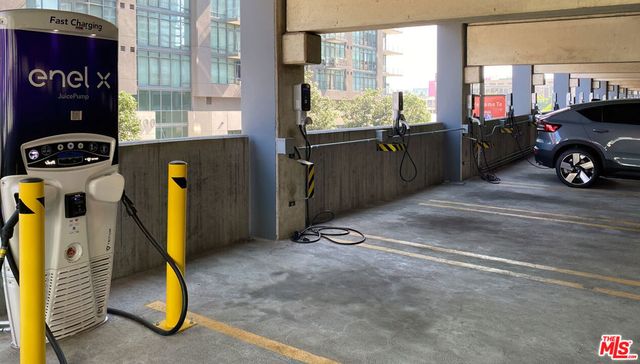 1130 S Flower Street 405, Los Angeles, CA 90015