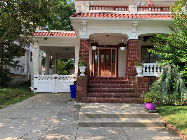 27 W Olive 2, Long Beach, NY 11561