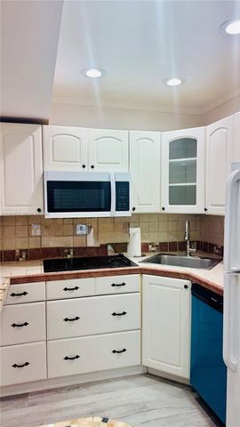 17570 Atlantic Blvd 403, Sunny Isles Beach, FL 33160