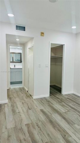 17570 Atlantic Blvd 403, Sunny Isles Beach, FL 33160