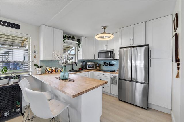 3114 NE Byron Cir 128, Hollywood, FL 33021