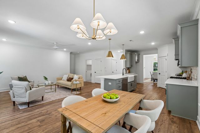 696 Eagle Street, Mount Pleasant, SC 29464