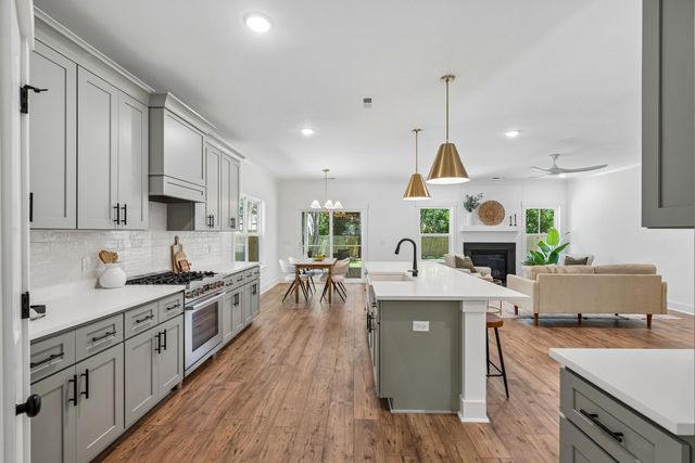 696 Eagle Street, Mount Pleasant, SC 29464