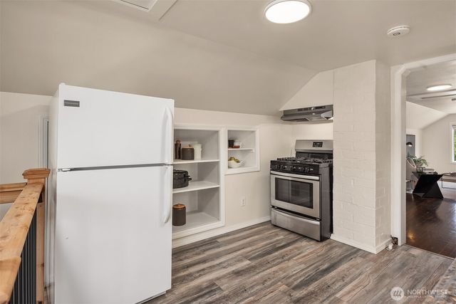251 Meadow Avenue N, Renton, WA 98057