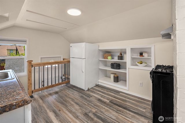 251 Meadow Avenue N, Renton, WA 98057