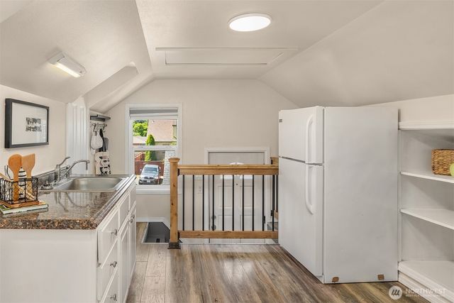 251 Meadow Avenue N, Renton, WA 98057