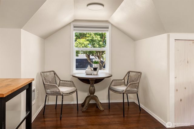 251 Meadow Avenue N, Renton, WA 98057