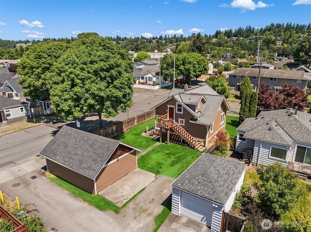 251 Meadow Avenue N, Renton, WA 98057